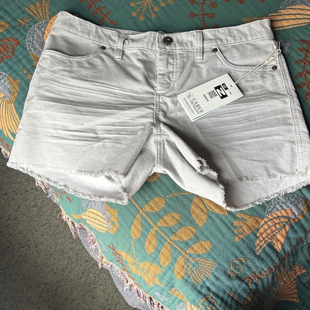 NEW Carve Designs Oahu 4 inch Corduroy Shorts Size 4